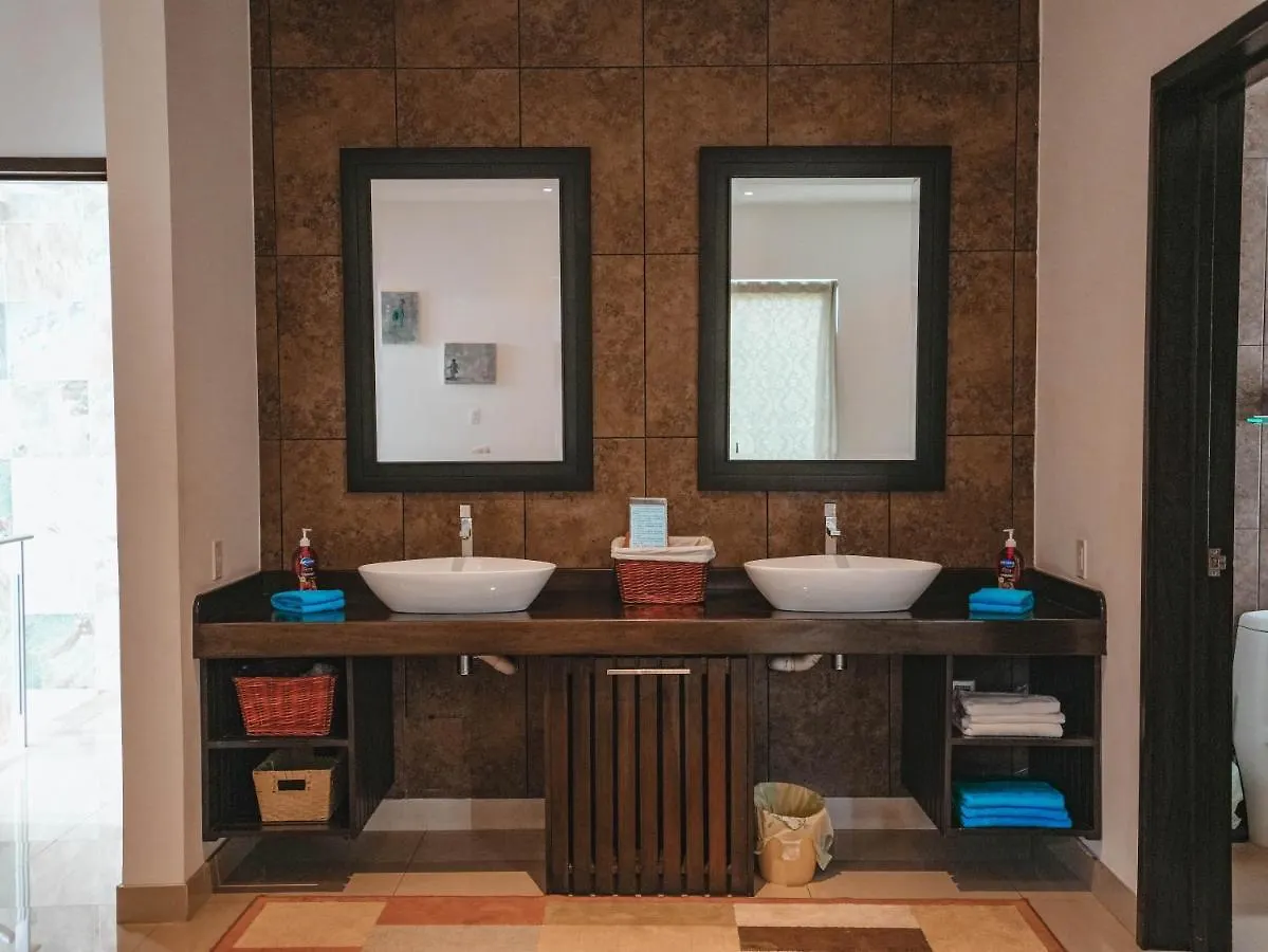 Dom wakacyjny Spacious Luxury Home Cancún